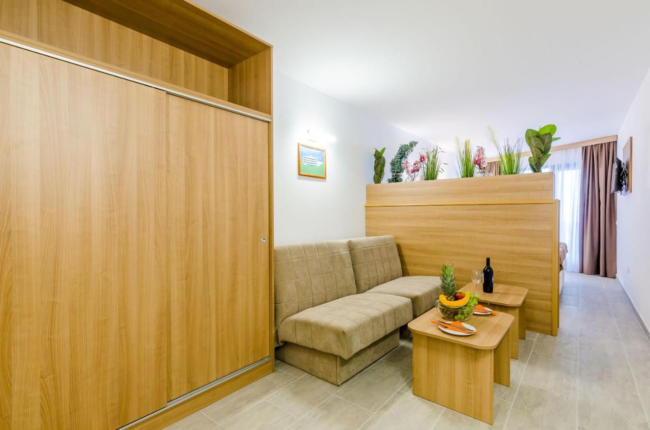 Hotel Paradiso 2